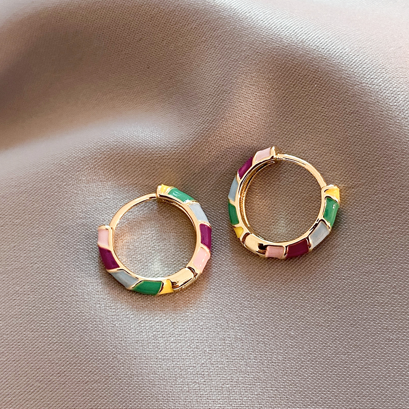 Orecchini Eleganti con Smalto in Oro