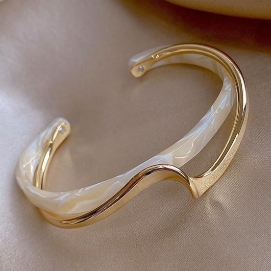 Bracciale Oro con Opale Bianco Elegante