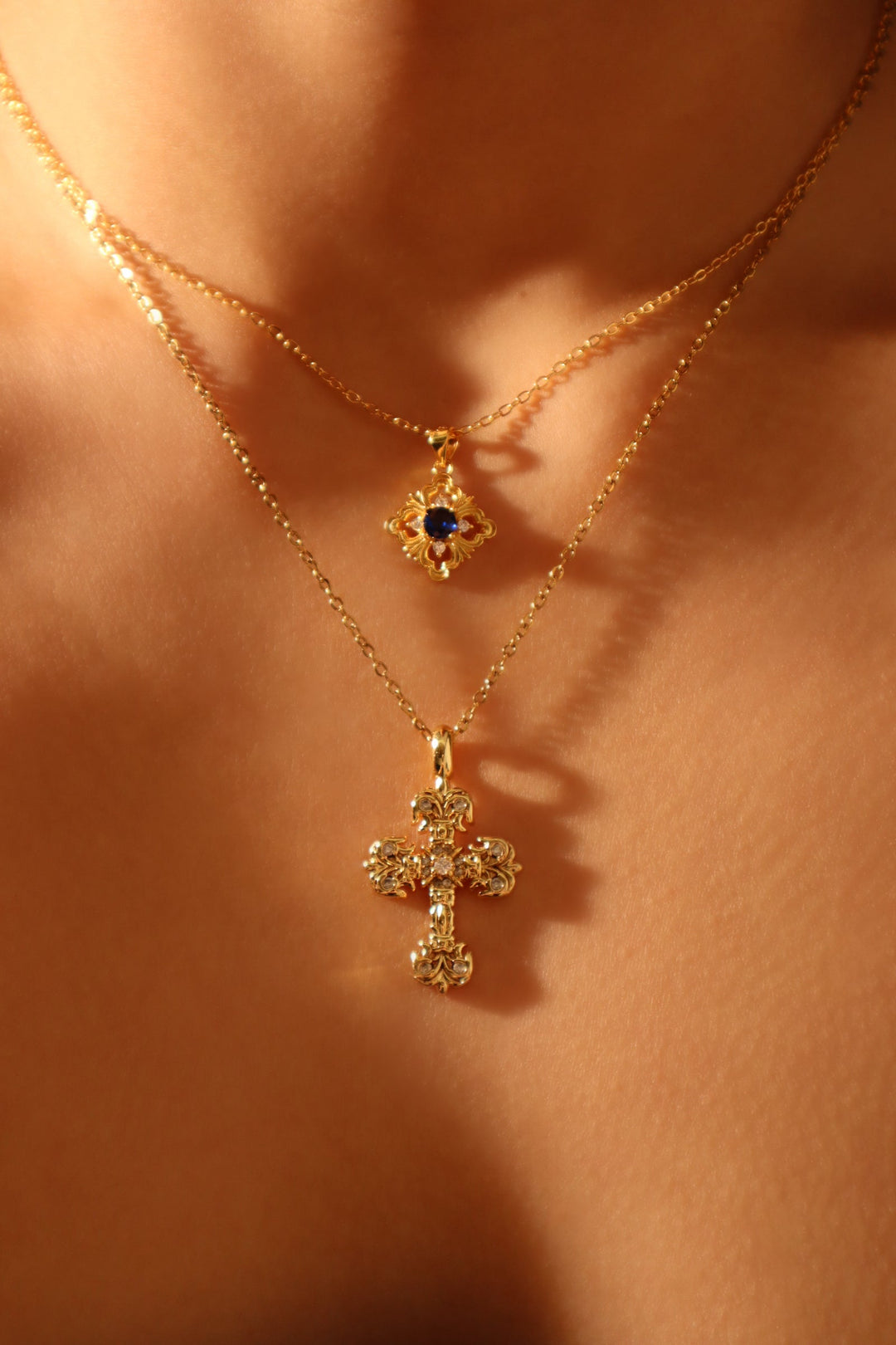 Collana in pizzo con gemme blu vermeil