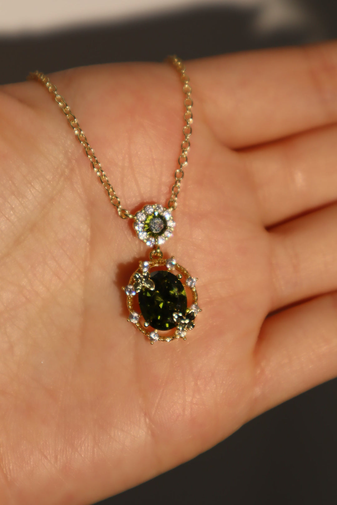 Collana con farfalla di smeraldo