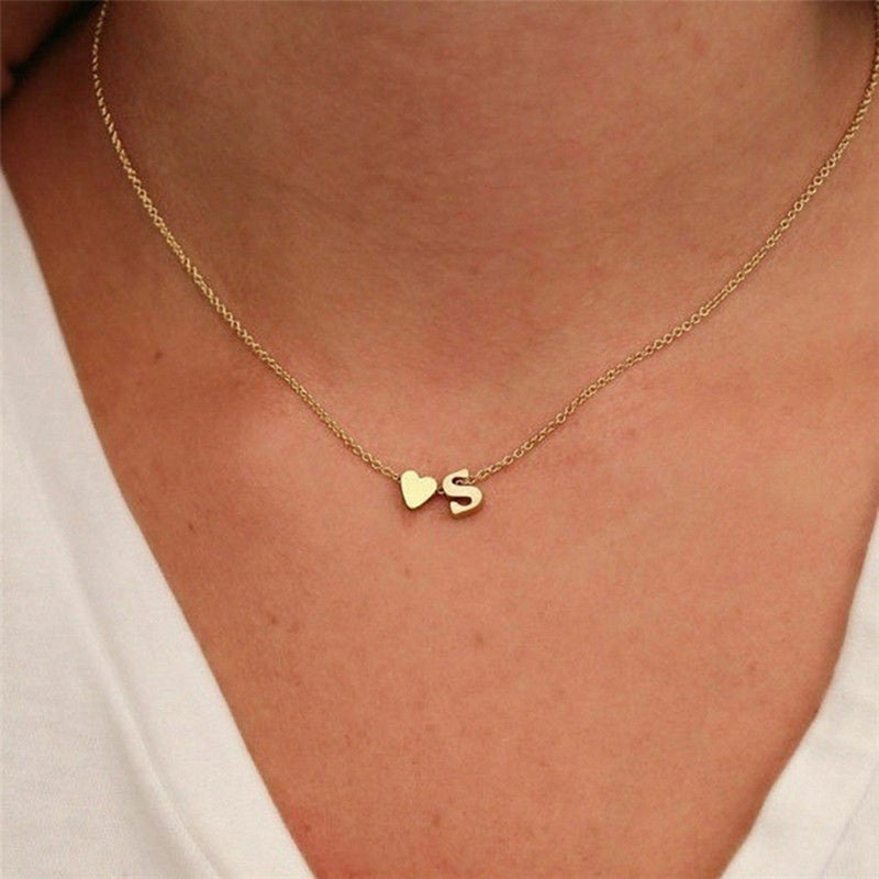Collana con lettera iniziale Ria in oro