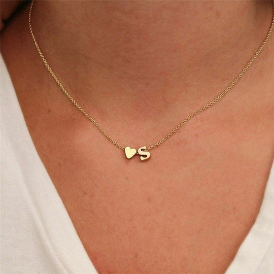 Collana con lettera iniziale Ria in oro
