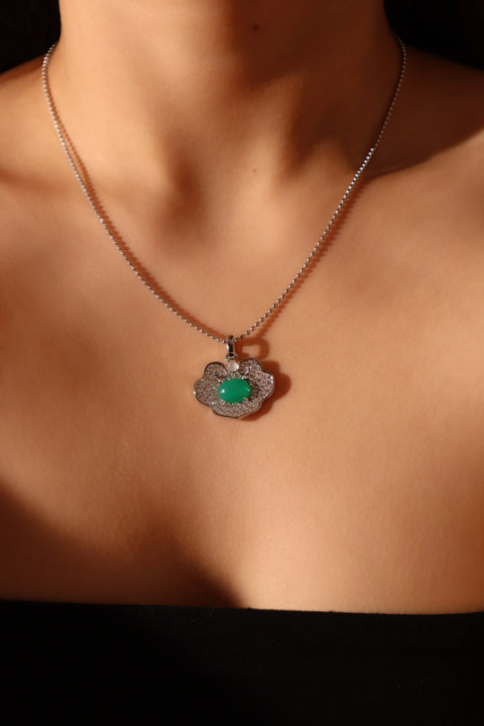 Collana di giada con nuvola di diamanti