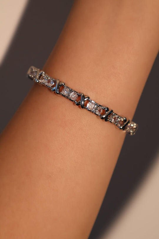 Bracciale con croce di diamanti