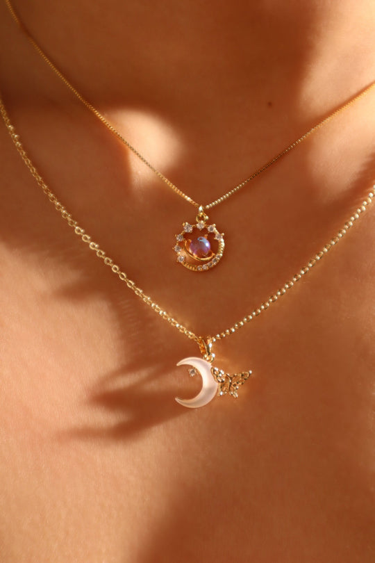 Collana con stella di Saturno e pietra di luna