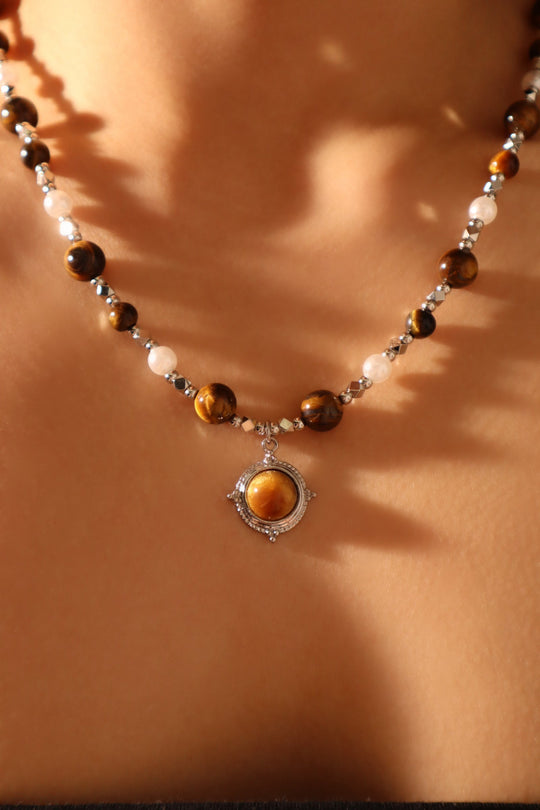 Collana con stella di perle marroni di tigerite