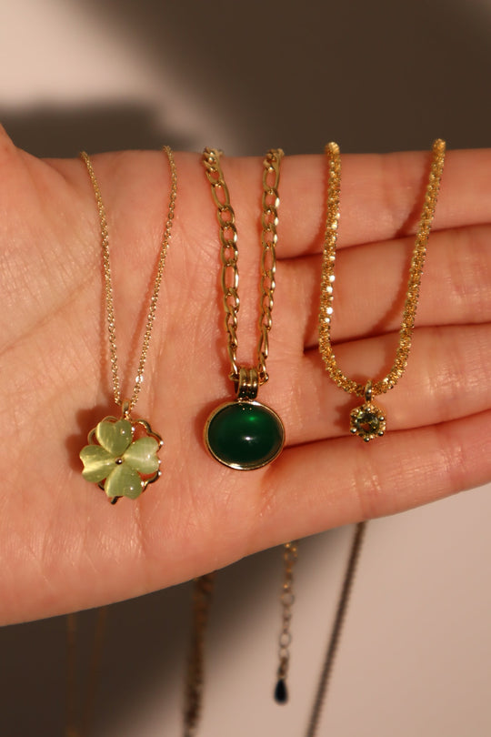 Collana con trifoglio di giada rotante