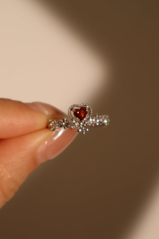 Anello a forma di cuore ghirlanda