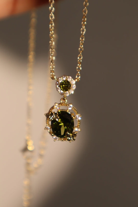 Collana con farfalla di smeraldo