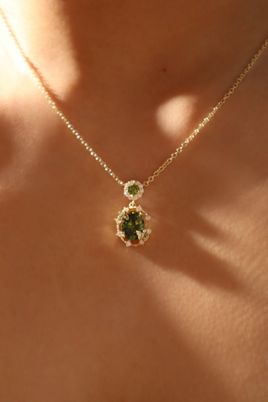 Collana con farfalla di smeraldo