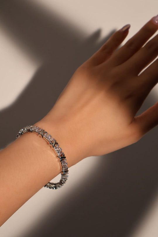 Bracciale con croce di diamanti