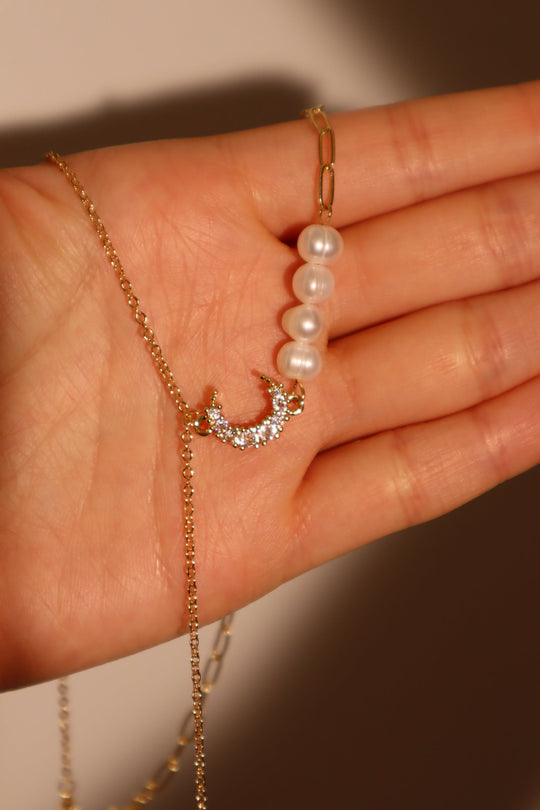 Collana di perle, luna e stella