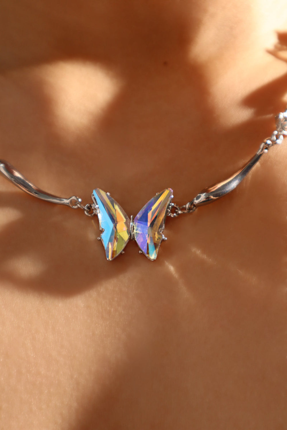 Collana a farfalla in vetro dicroico in acciaio inossidabile