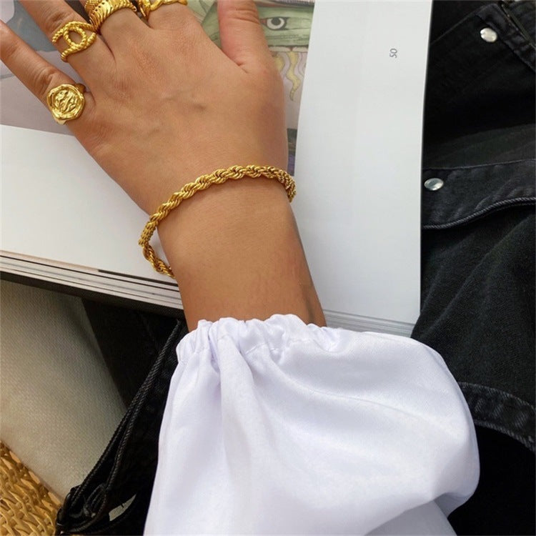 Bracciale in oro con catena a corda Gigi