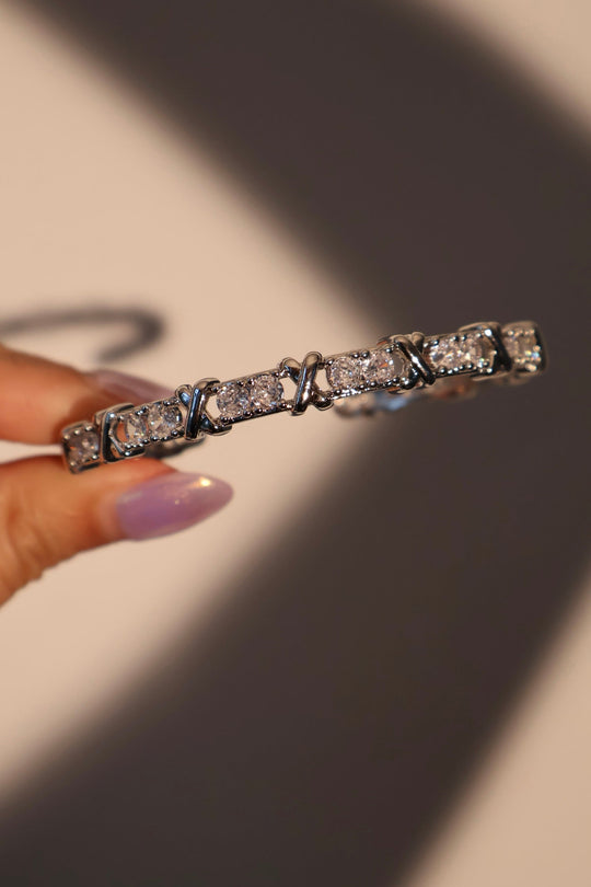 Bracciale con croce di diamanti