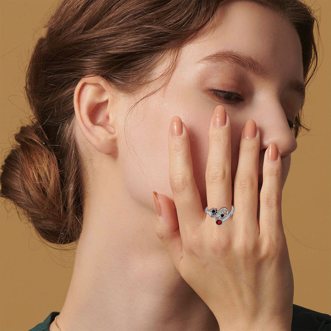 Anello Regolabile con Zampa Nera & Gemma Rossa