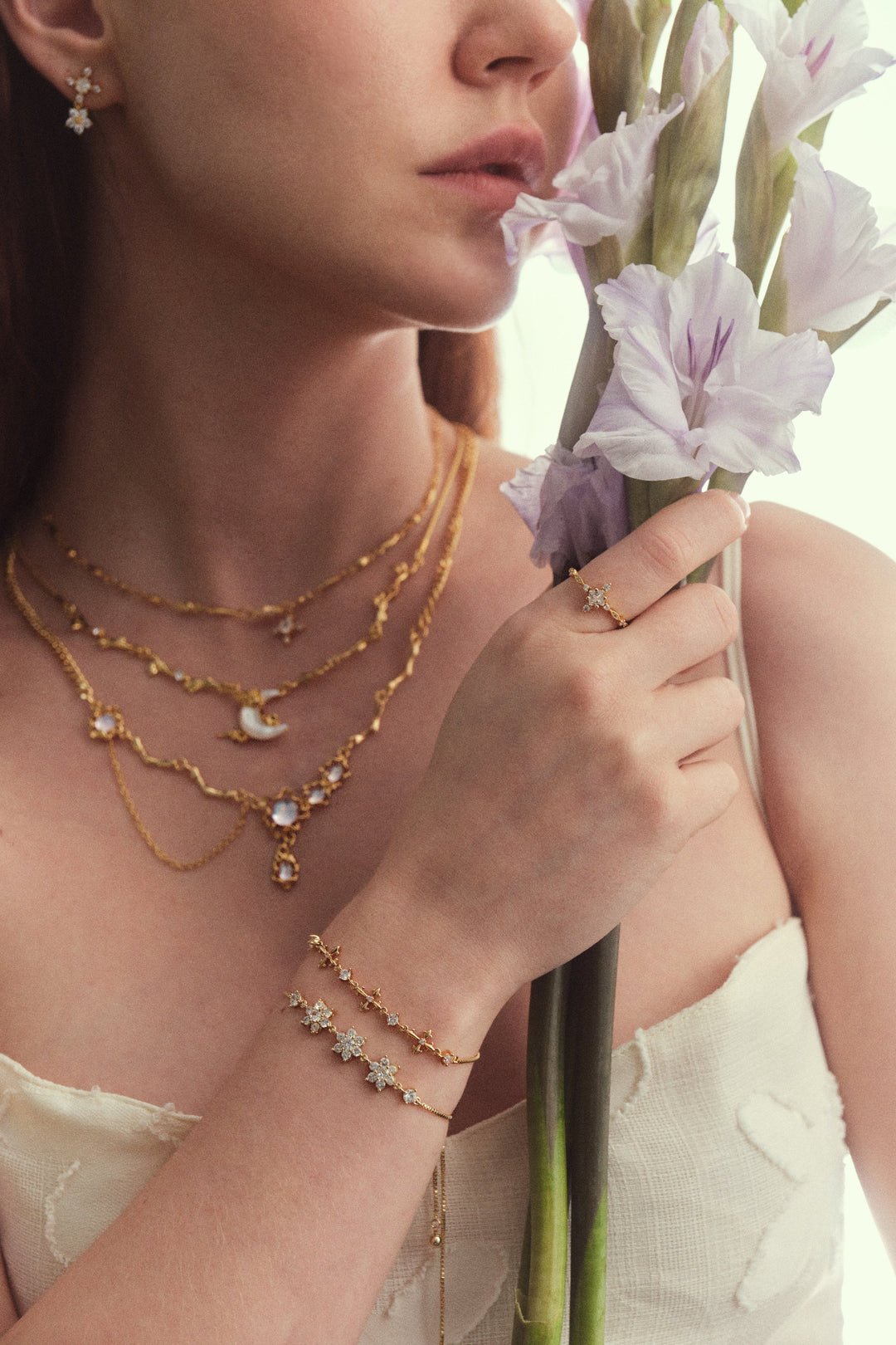 Bracciale con croce multidiamante