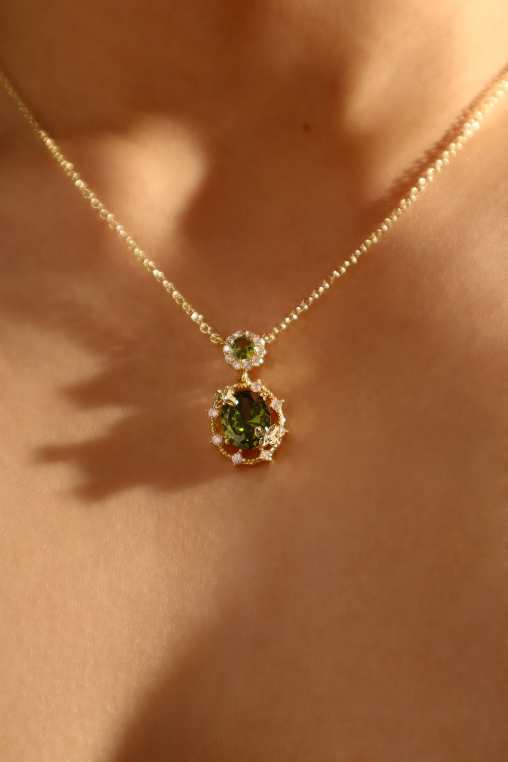 Collana con farfalla di smeraldo