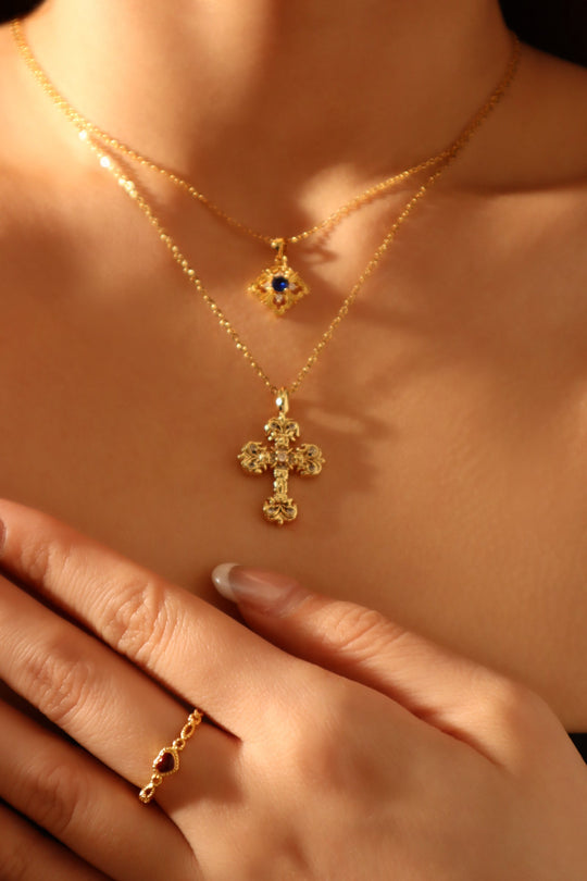 Collana in pizzo con gemme blu vermeil