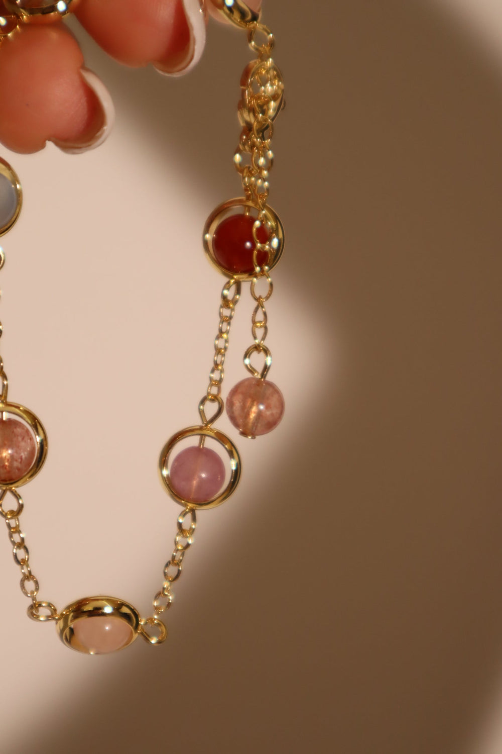 Bracciale con pietre di luna multicolore