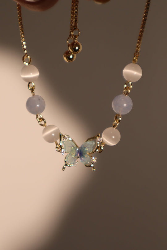 Bracciale con pietra di luna a farfalla blu