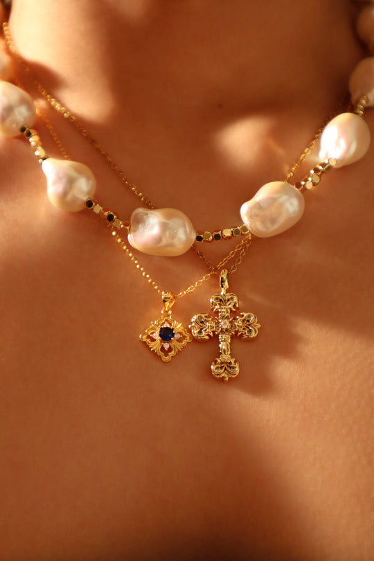 Collana in pizzo con gemme blu vermeil