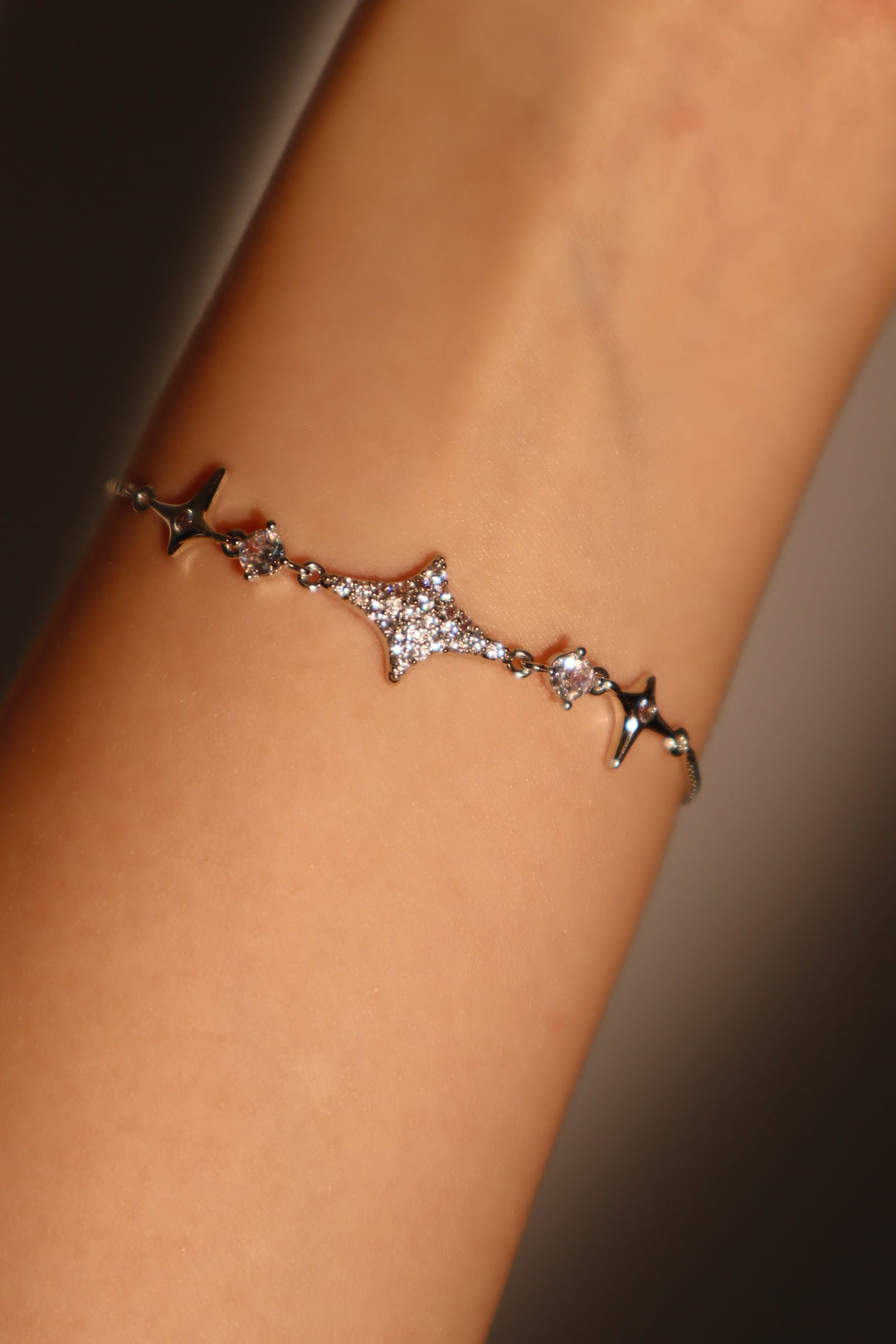 Bracciale con stella polare multidiamante