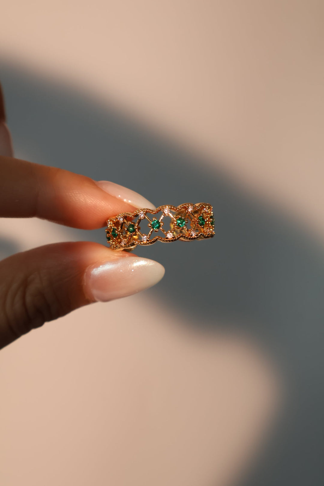 Anello con corona di smeraldo e vermeil