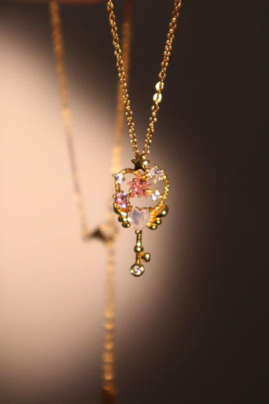 Collana con chiave magica