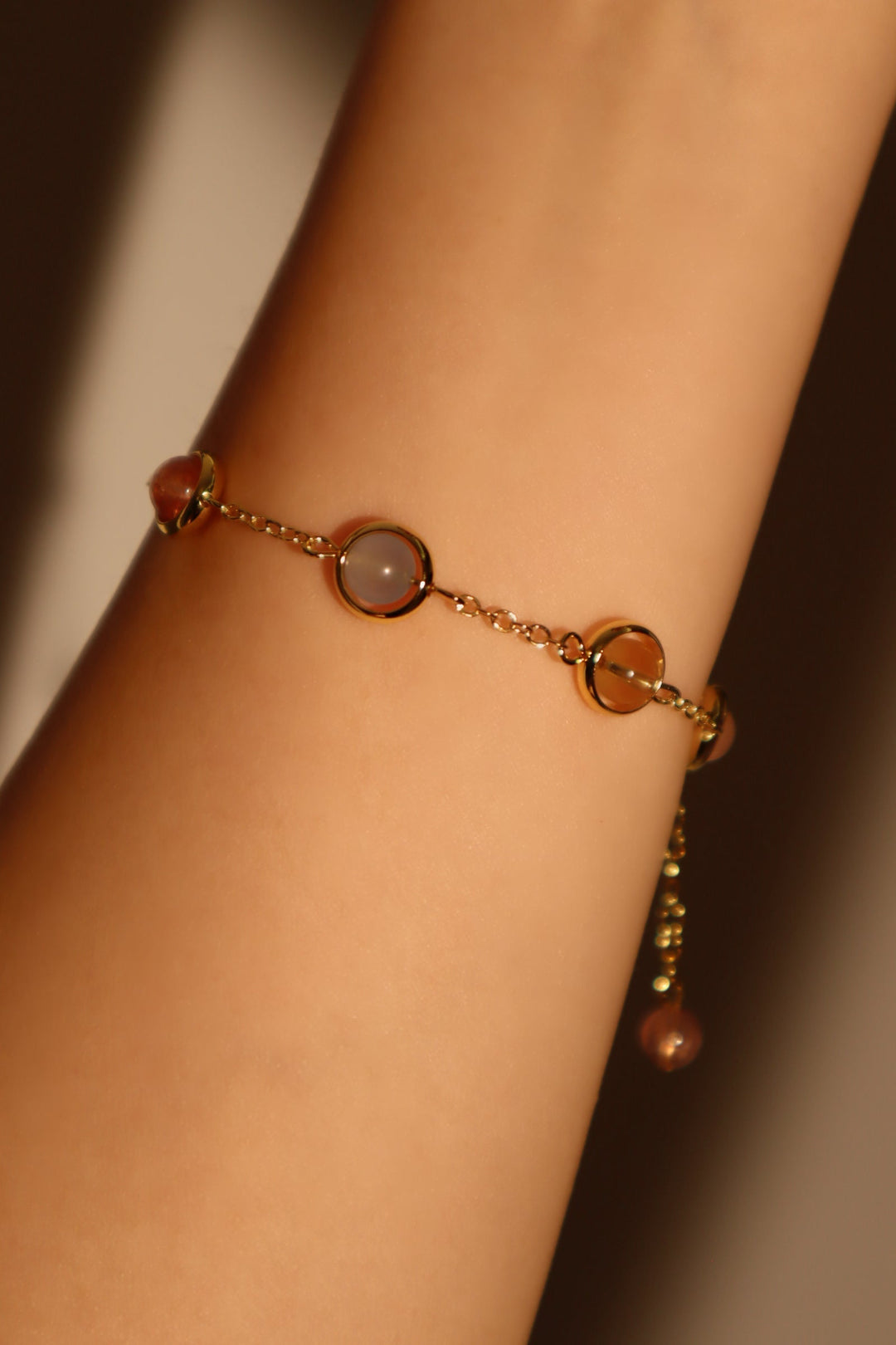 Bracciale con pietre di luna multicolore
