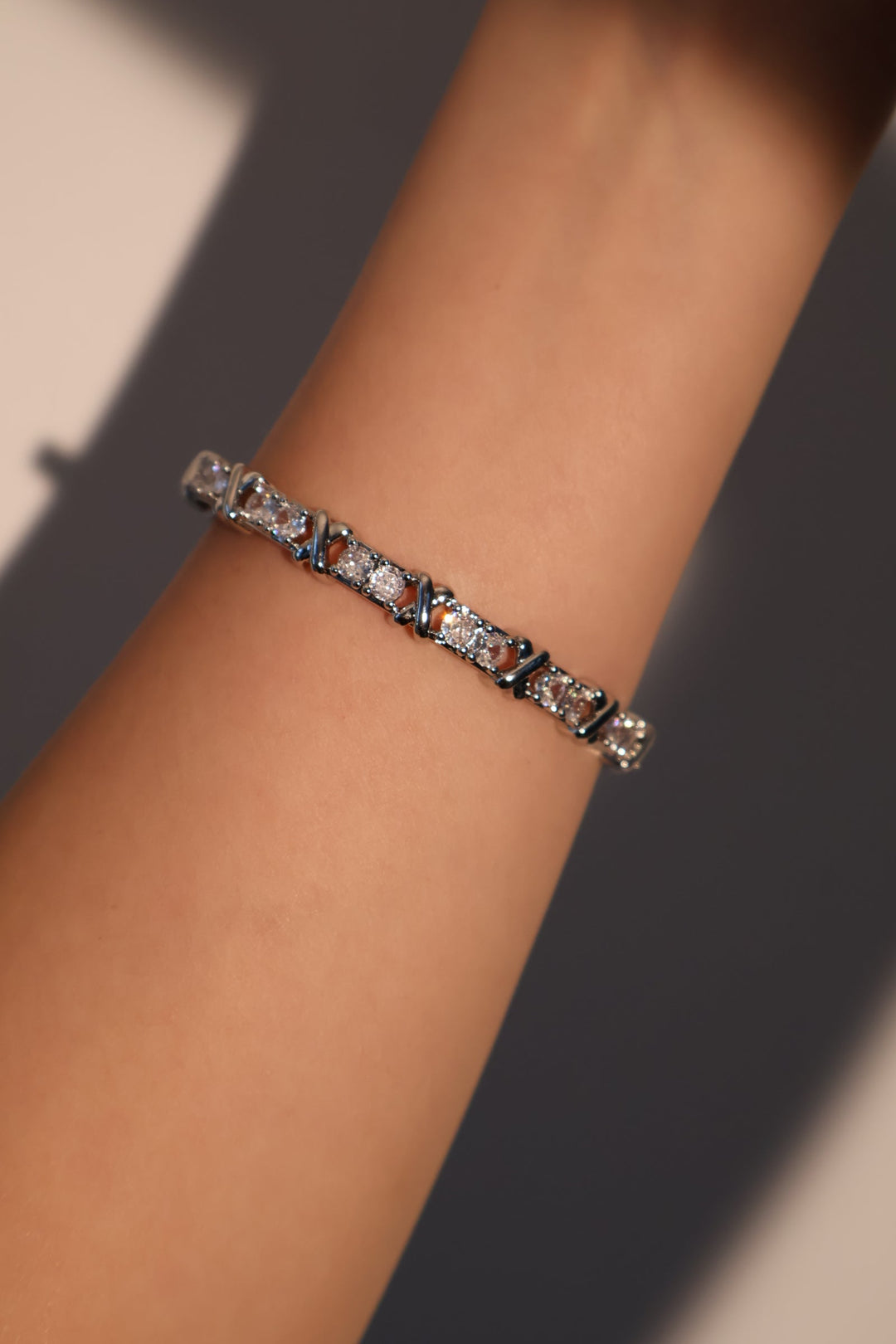 Bracciale con croce di diamanti