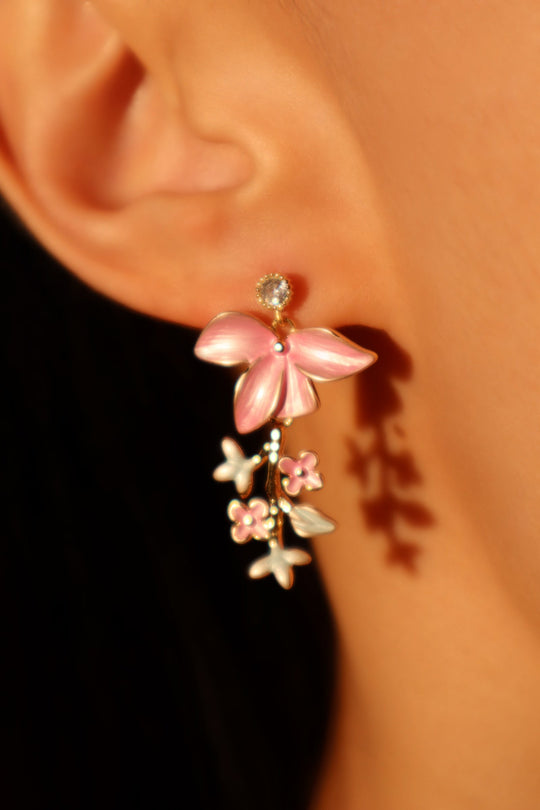 Orecchini con fiori tropicali