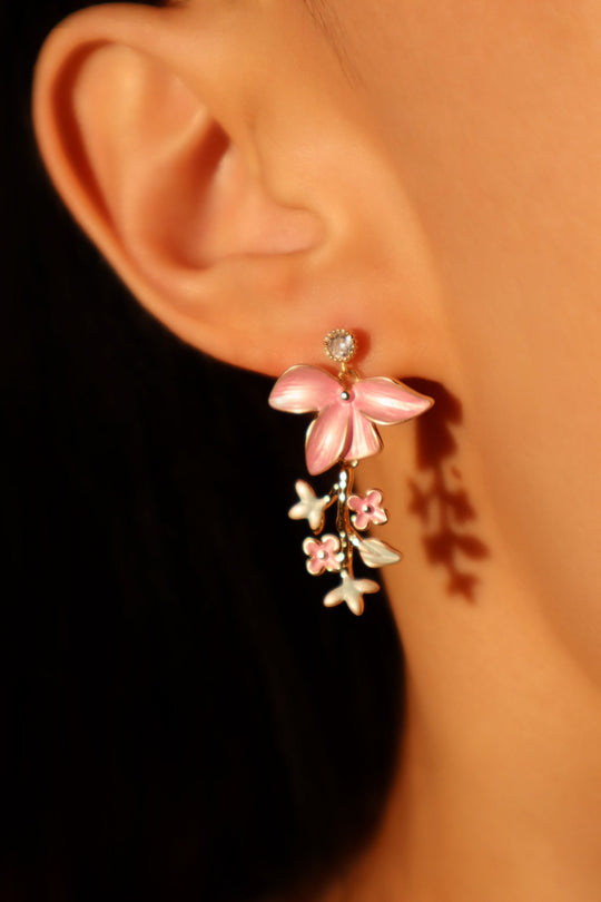 Orecchini con fiori tropicali