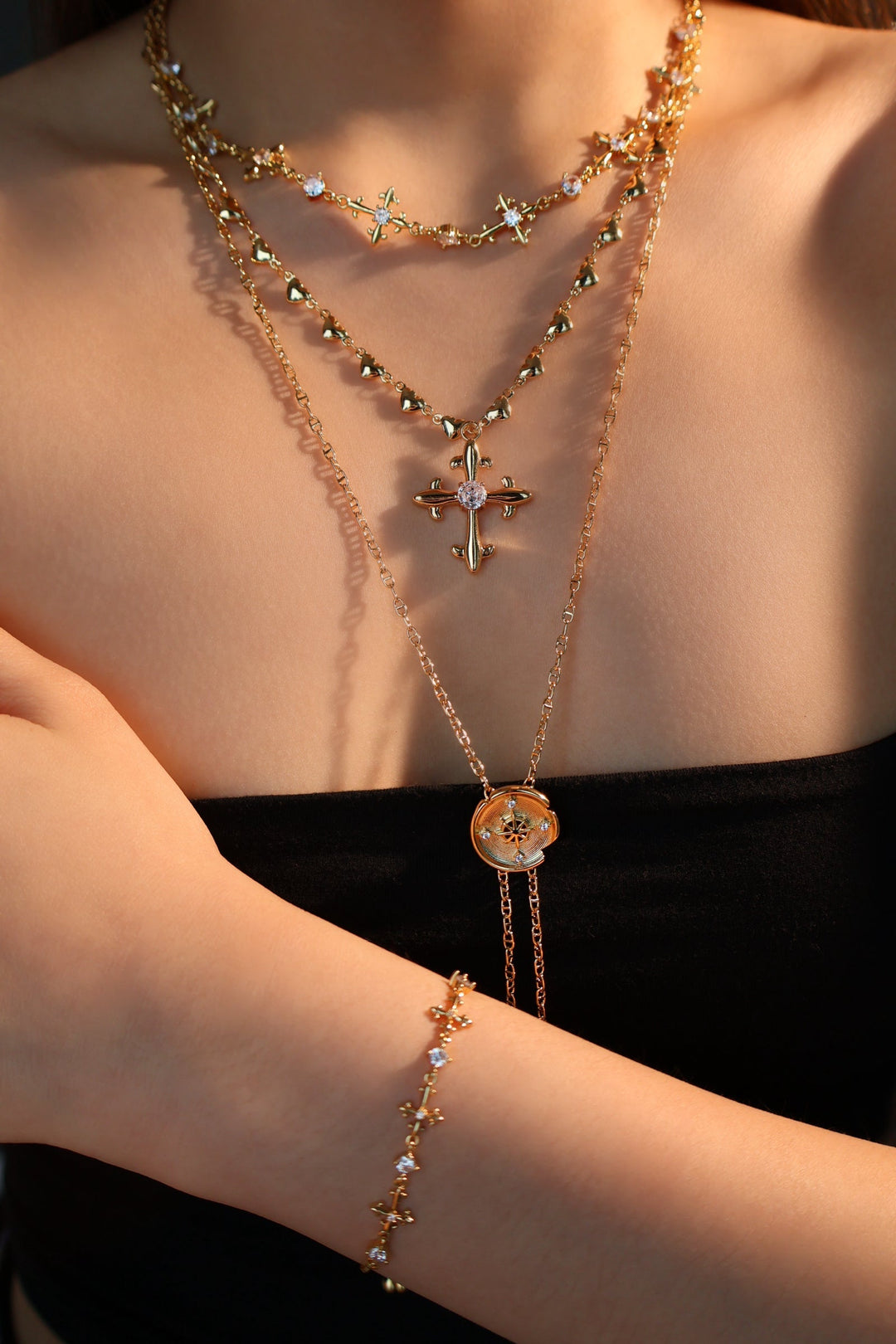 Bracciale con croce multidiamante