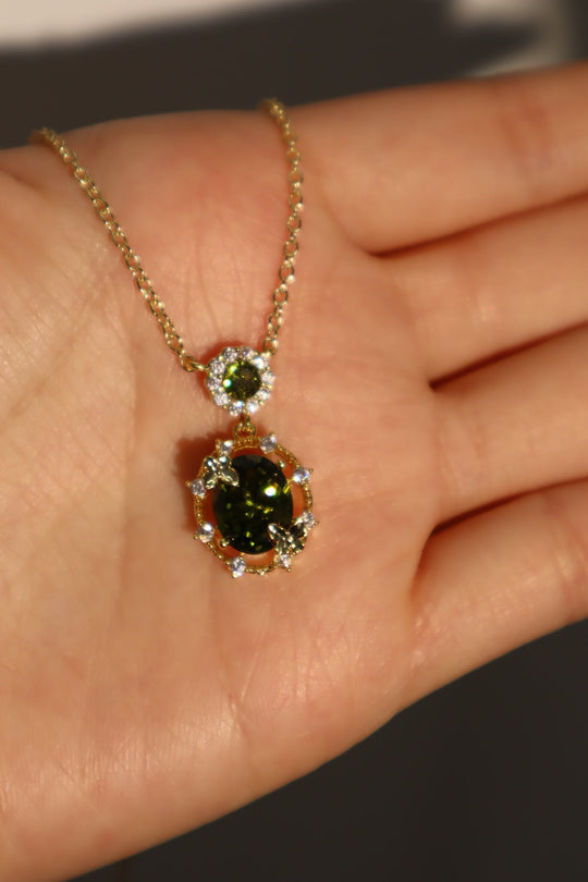 Collana con farfalla di smeraldo