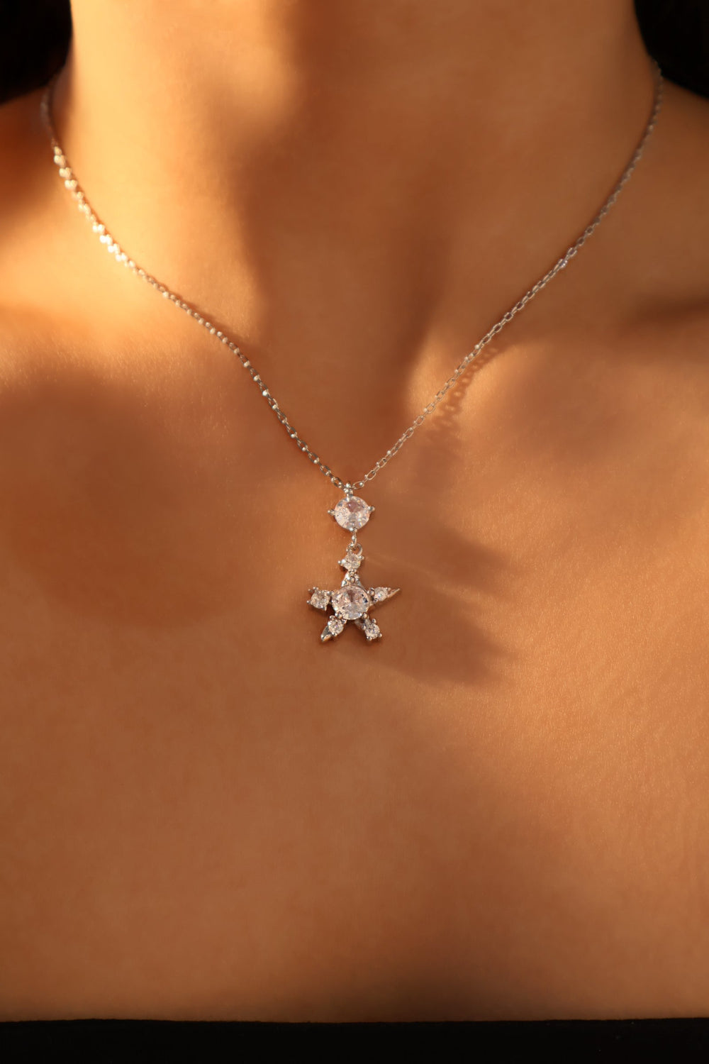 Collana con stella di diamanti