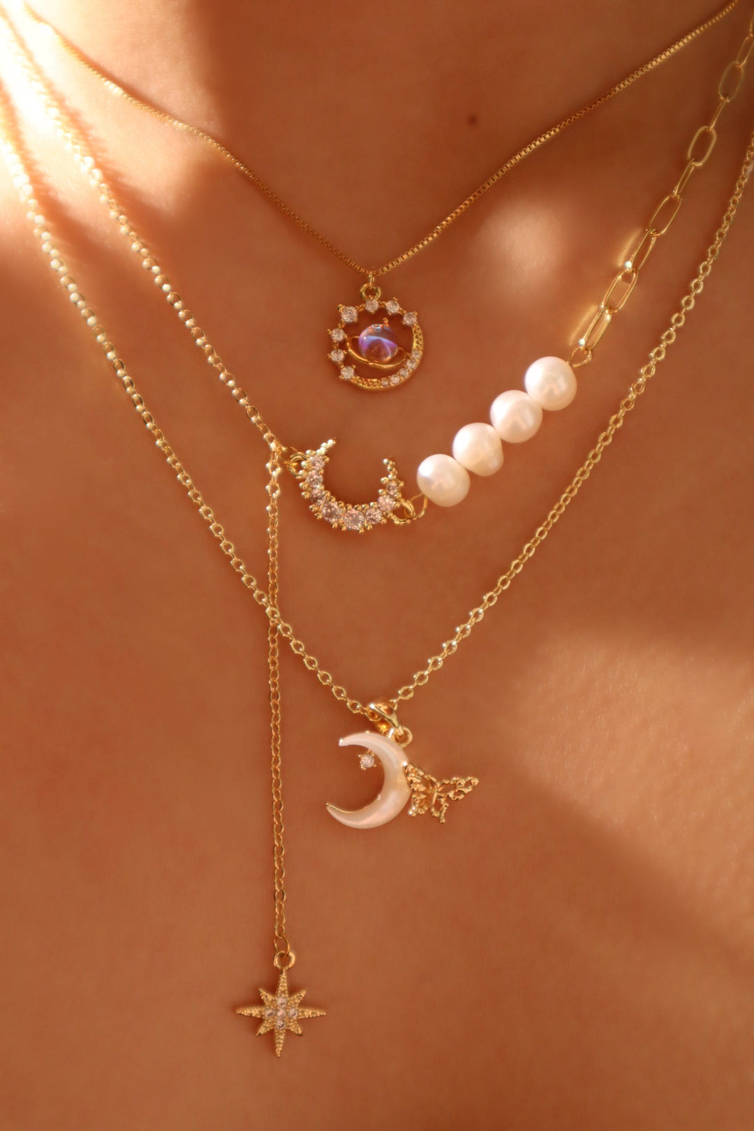 Collana con stella di Saturno e pietra di luna