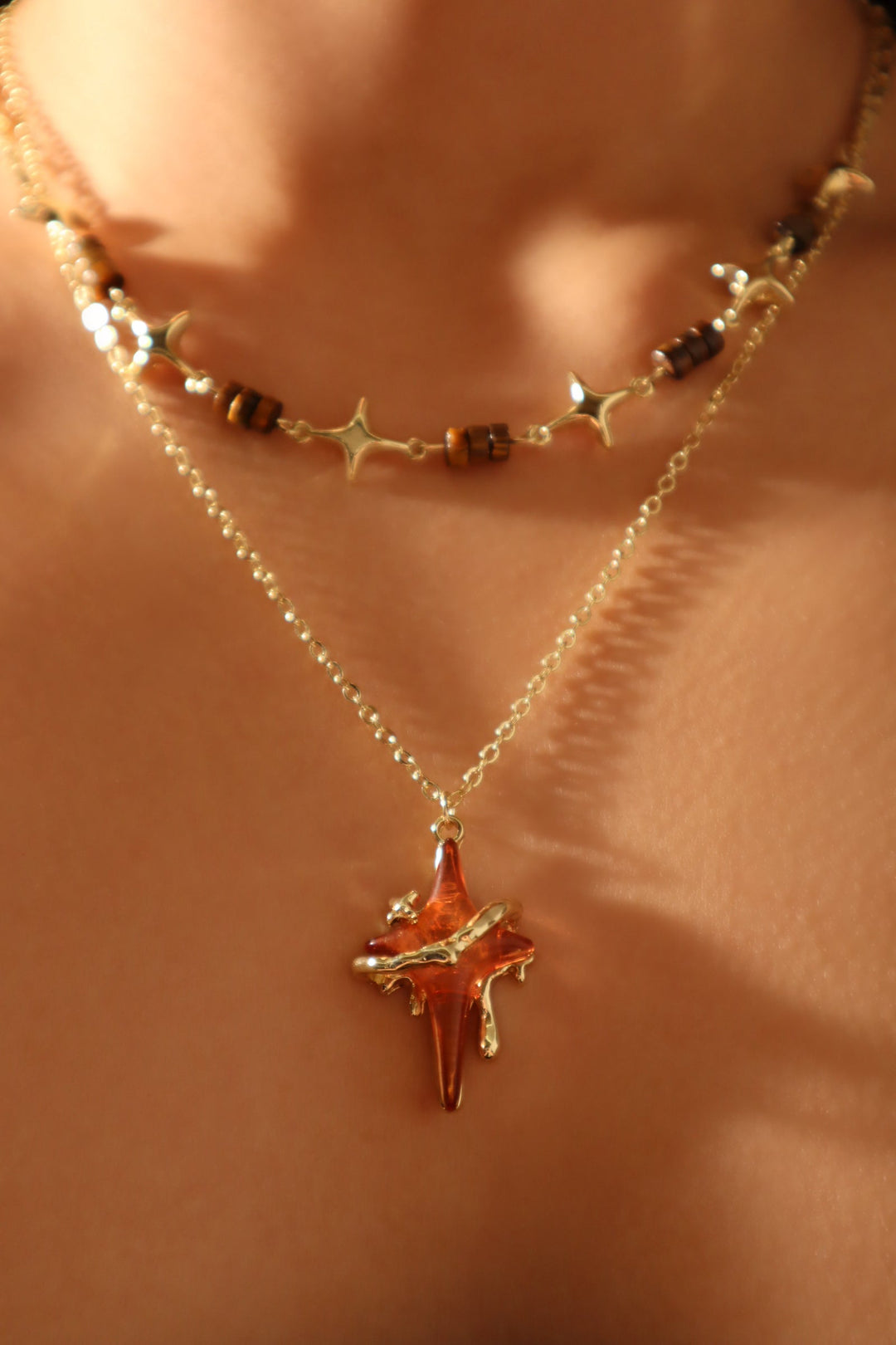 Collana con stella marrone Tigerite