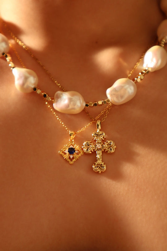 Collana in pizzo con gemme blu vermeil