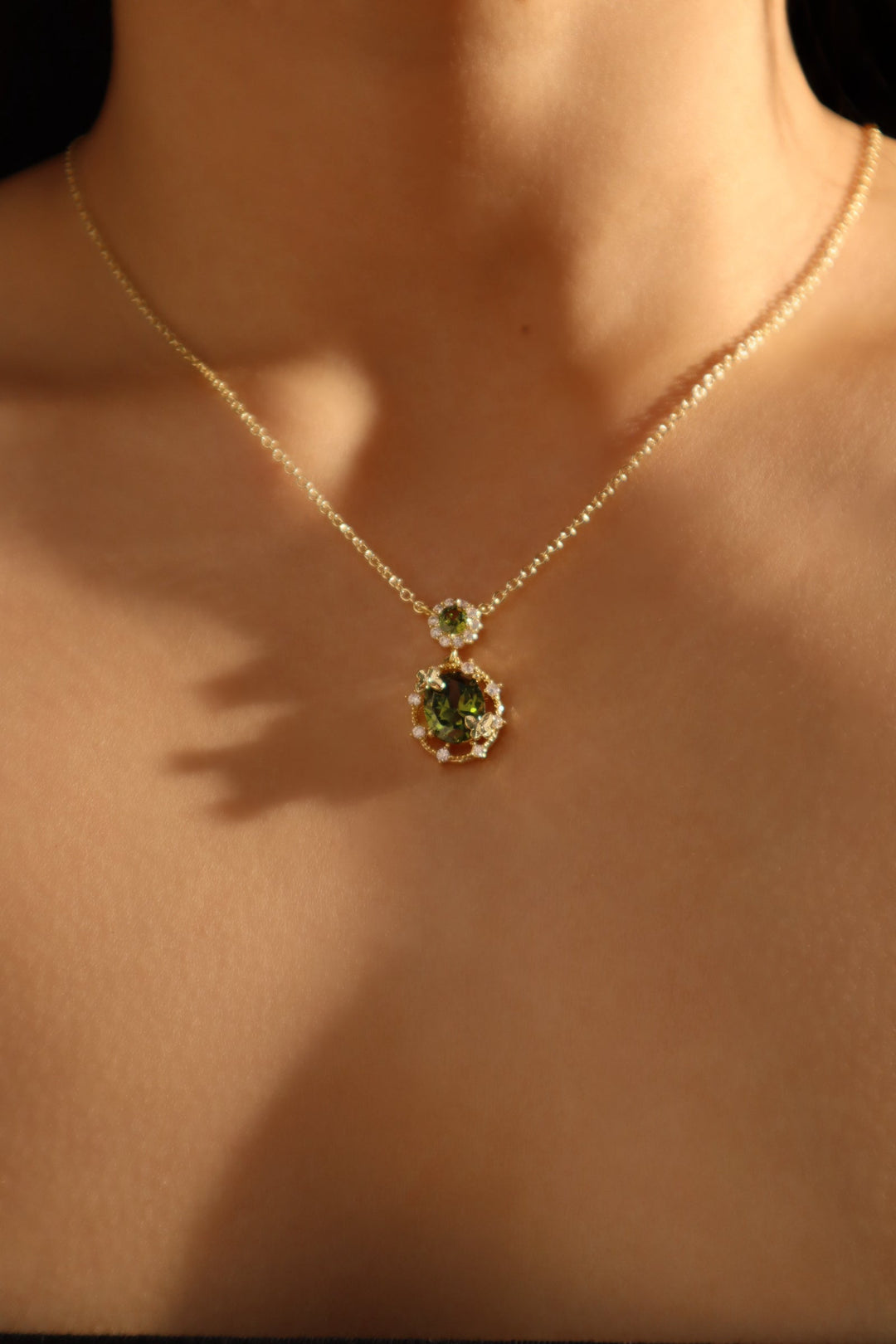 Collana con farfalla di smeraldo