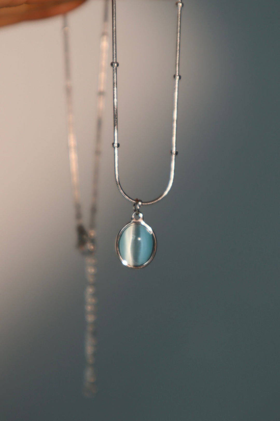 Collana con ciondolo in opale blu in acciaio inossidabile
