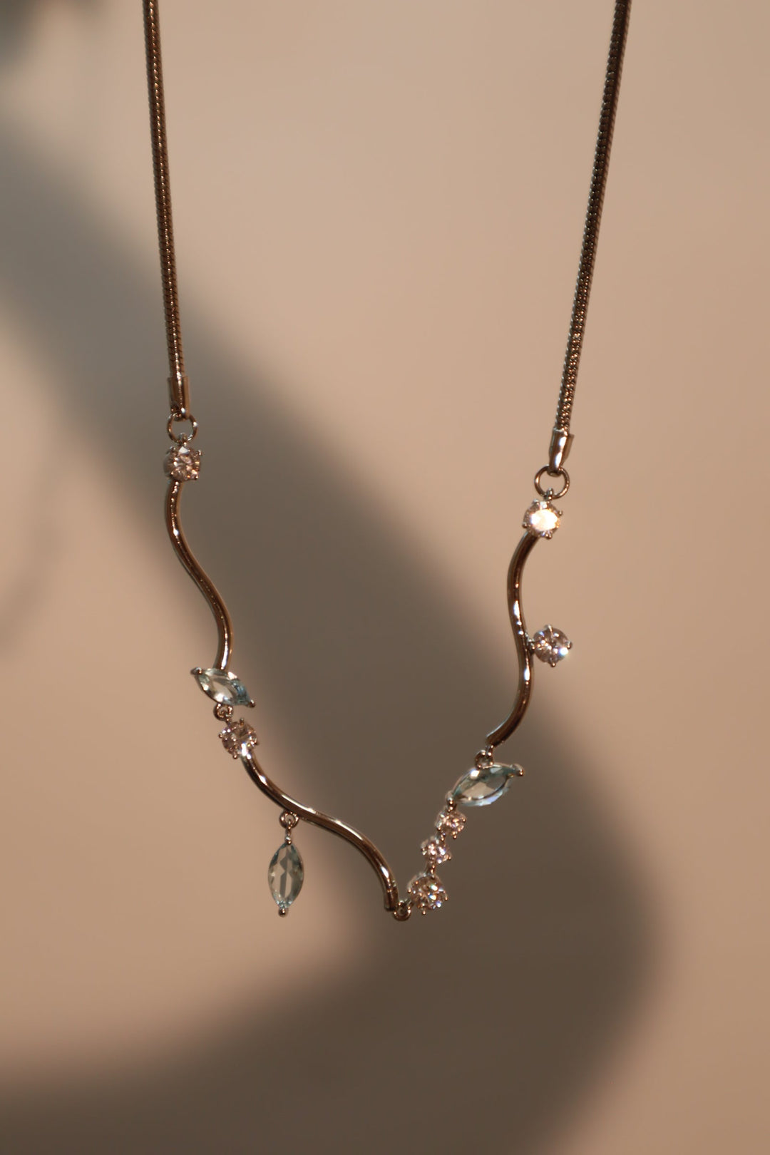 Collana con diamanti gemma blu