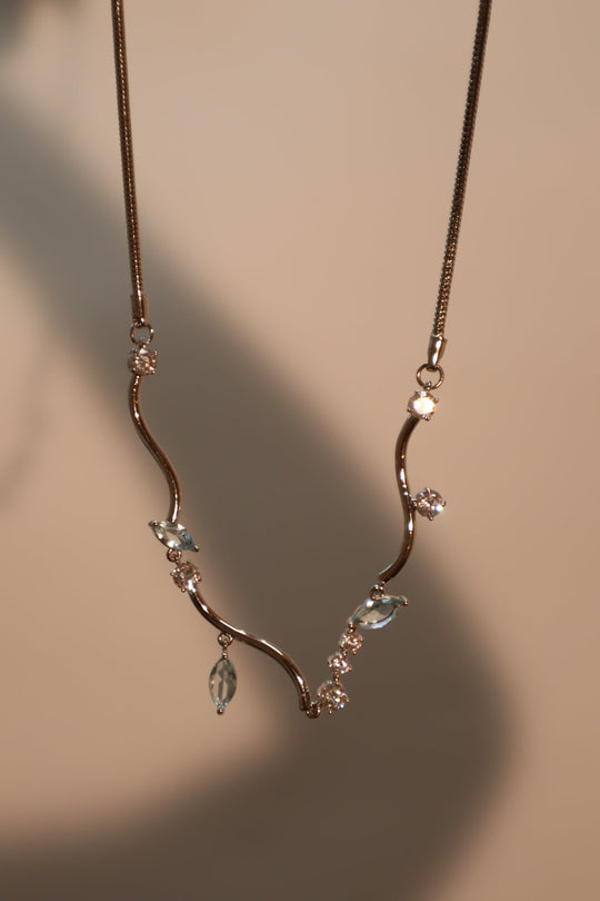 Collana con diamanti gemma blu