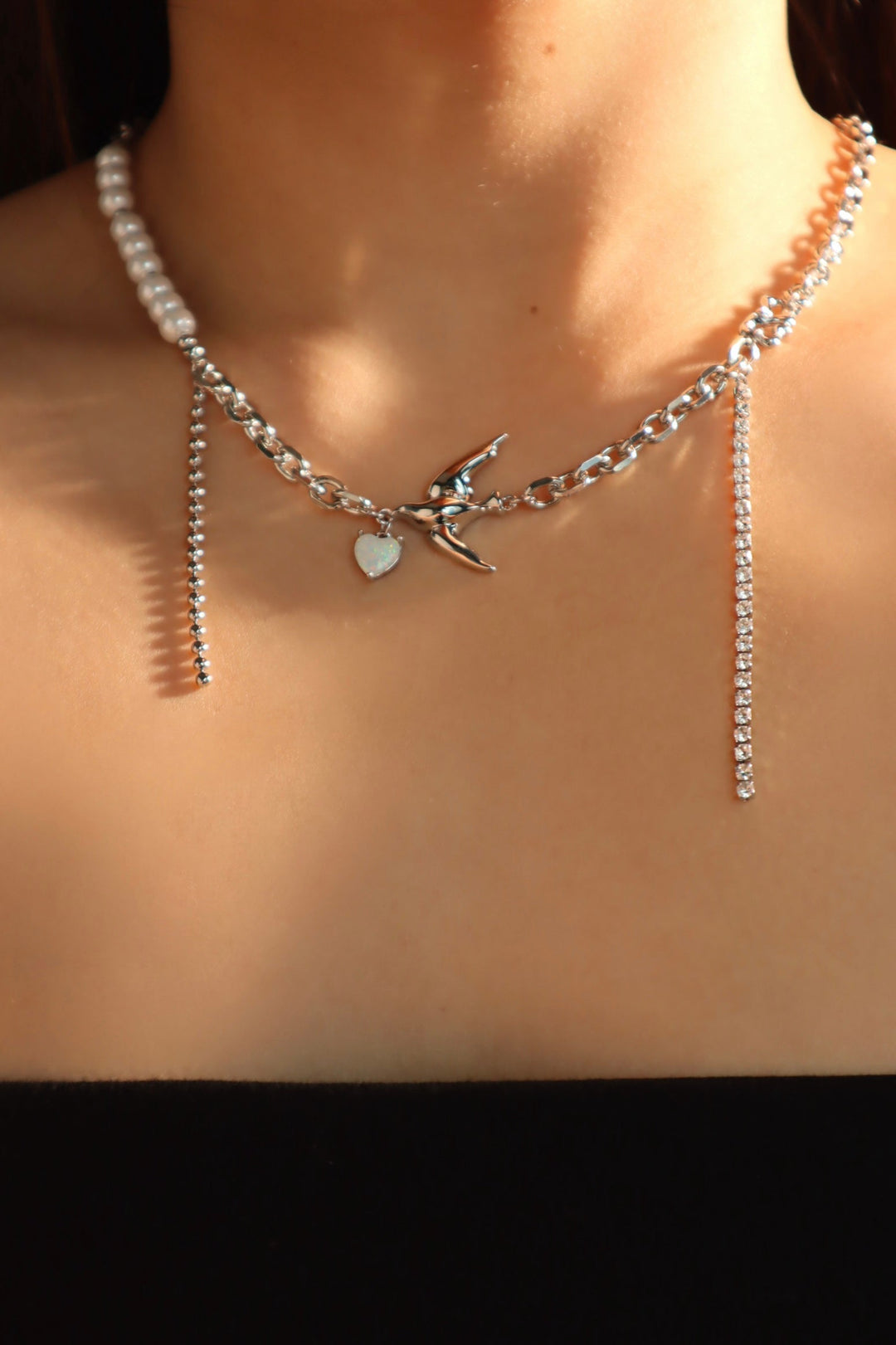 Collana Piccione in Opale Bianco