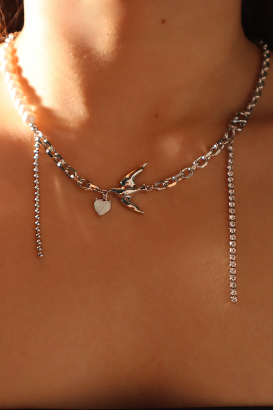 Collana Piccione in Opale Bianco