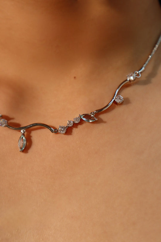 Collana con diamanti gemma blu