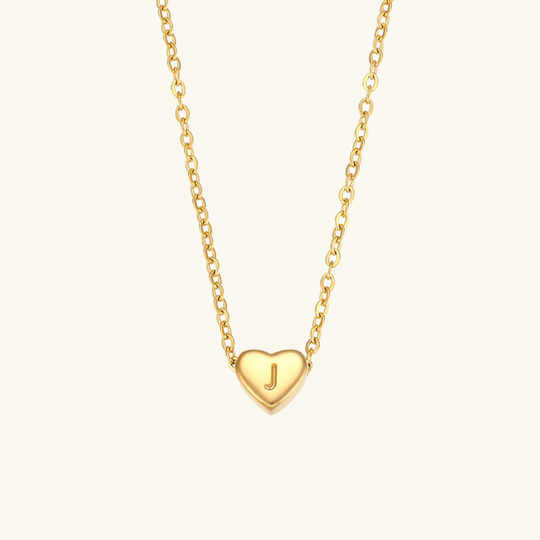 Collana in oro con iniziale a cuore