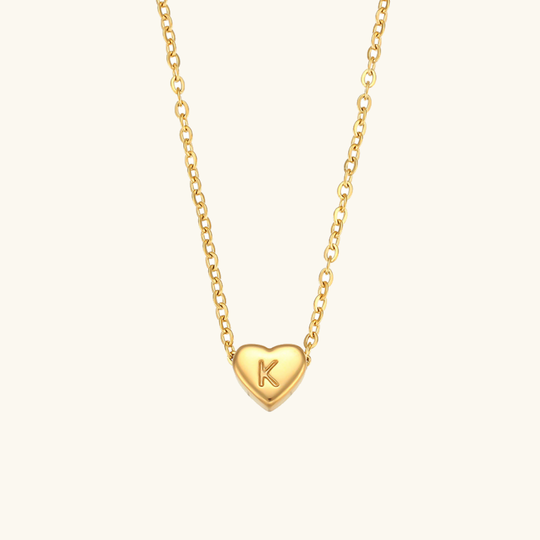 Collana in oro con iniziale a cuore