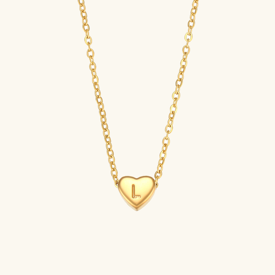 Collana in oro con iniziale a cuore