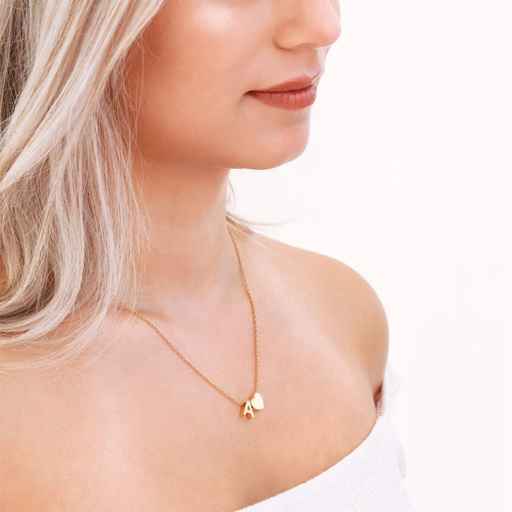 Collana con lettera iniziale Ria in oro